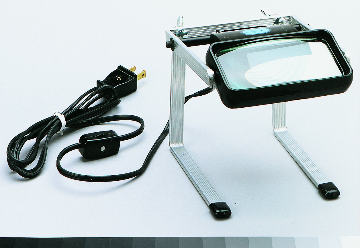 Illuminated 1.2x Magnifier (1050) Adjustable with Black Metal Frame